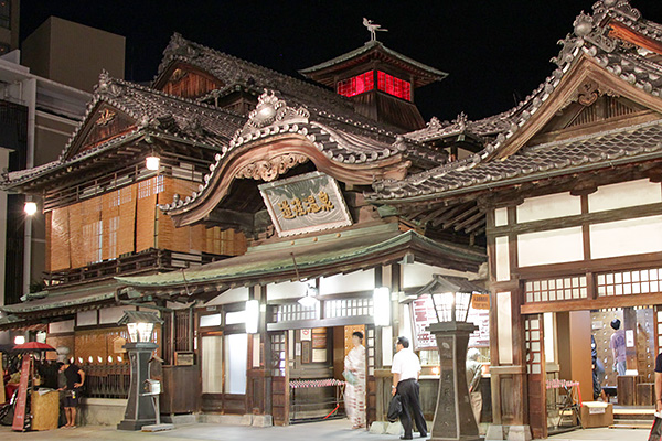 道後温泉本館